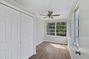 215 Columbia Dr, Lake Worth Beach, FL 33460 - Photo 9