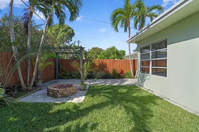 215 Columbia Drive, Lake Worth Beach, FL 33460 - Photo 17