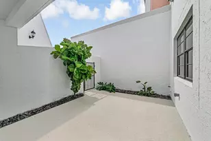 6670 Villa Sonrisa Dr, Boca Raton, FL 33433 - Photo 7