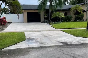 79 Oregon Ln, Boca Raton, FL 33487 - Photo 3