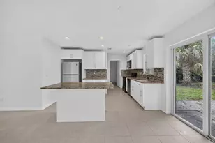 913 SE 10th St, Stuart, FL 34994 - Photo 9