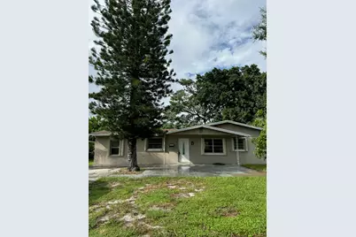 913 SE 10th Street, Stuart, FL 34994 - Photo 1