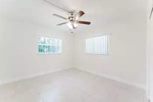 201 SW 7th St, Boca Raton, FL 33432 - Photo 17