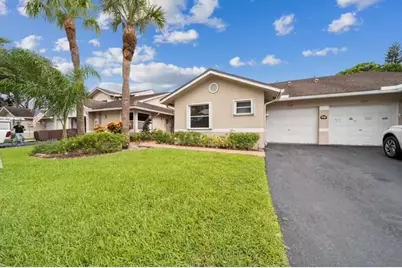 1129 W Lakes Drive, Deerfield Beach, FL 33442 - Photo 1