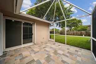 1129 W Lakes Dr, Deerfield Beach, FL 33442 - Photo 9