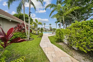1129 W Lakes Dr, Deerfield Beach, FL 33442 - Photo 13