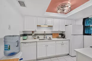 658 NE 6th Ct E, Boynton Beach, FL 33435 - Photo 5