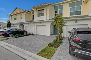585 Sanderling Cir, Deerfield Beach, FL 33442 - Photo 1
