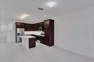 585 Sanderling Cir, Deerfield Beach, FL 33442 - Photo 7