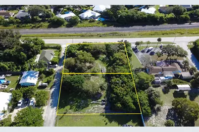 8686 SE Lyons Street, Hobe Sound, FL 33455 - Photo 3
