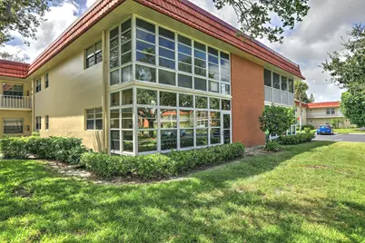 46 Woodland Drive #106, Vero Beach, FL 32962 - Photo 1