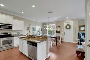 243 SW 7th St, Pompano Beach, FL 33060 - Photo 9