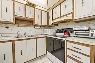 20 Flanders A, Delray Beach, FL 33484 - Photo 9