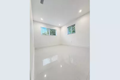 345 Pinehurst Road, Palm Springs, FL 33461 - Photo 9