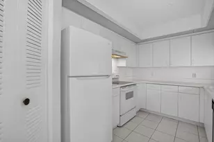 800 SW 142nd Ave, Pembroke Pines, FL 33027 - Photo 7