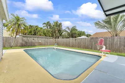 7803 Elwood Drive, Greenacres, FL 33467 - Photo 19