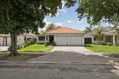 8738 NW 150th Terrace, Miami Lakes, FL 33018 - Photo 5