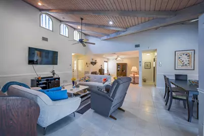 8129 Pine Circle #33, Tamarac, FL 33321 - Photo 7