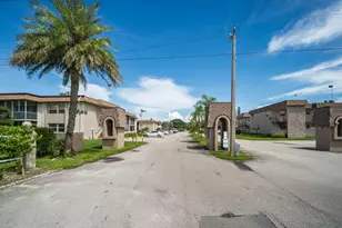 705 Lori Dr, Palm Springs, FL 33461 - Photo 35