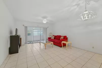 705 Lori Drive #112, Palm Springs, FL 33461 - Photo 3