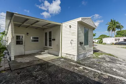 2776 NW 29th Place, Oakland Park, FL 33311 - Photo 5