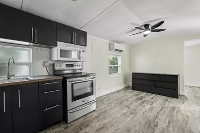 2776 NW 29th Place, Oakland Park, FL 33311 - Photo 13