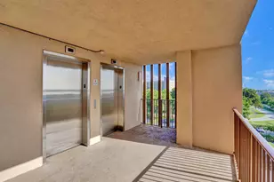2200 S Cypress Bend Dr, Pompano Beach, FL 33069 - Photo 31