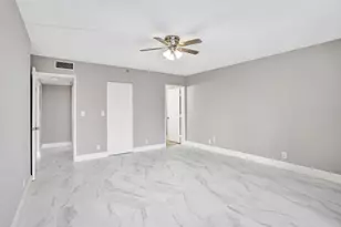 2200 S Cypress Bend Dr, Pompano Beach, FL 33069 - Photo 11