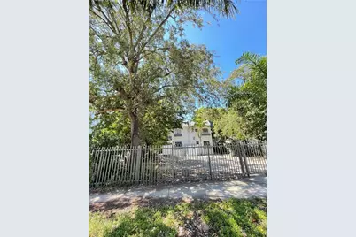 1052 NW 4th Street #4, Miami, FL 33128 - Photo 3