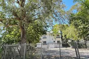 1052 NW 4th St, Miami, FL 33128 - Photo 3