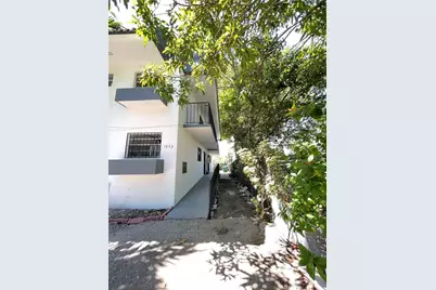 1052 NW 4th Street #4, Miami, FL 33128 - Photo 5