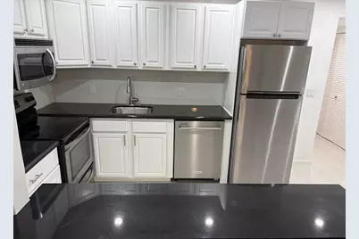 253 Newport P #253, Deerfield Beach, FL 33442 - Photo 3