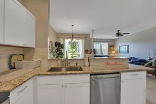 254 River Bluff Ln, Royal Palm Beach, FL 33411 - Photo 7