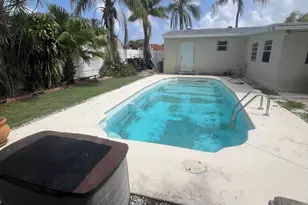 591 Tallulah Rd, Lake Worth, FL 33462 - Photo 9