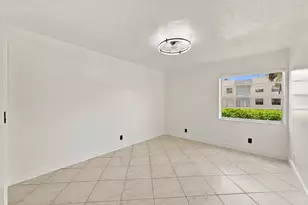 541 Burgundy L, Delray Beach, FL 33484 - Photo 5
