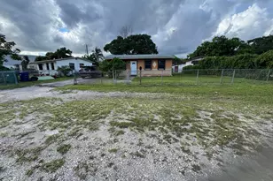 555 Harem Ave, Opa Locka, FL 33054 - Photo 3