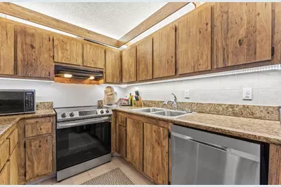 632 Springdale Circle, Palm Springs, FL 33461 - Photo 5