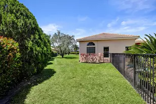2933 E Fontana Ct, Royal Palm Beach, FL 33411 - Photo 23