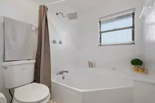 1800 Embassy Dr, West Palm Beach, FL 33401 - Photo 23