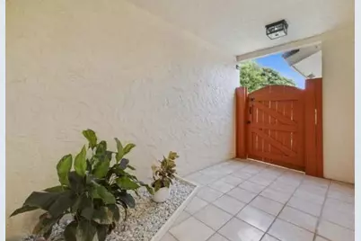 1800 Embassy Drive #132, West Palm Beach, FL 33401 - Photo 3