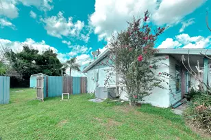 201 NW Floresta Dr, Port Saint Lucie, FL 34983 - Photo 9