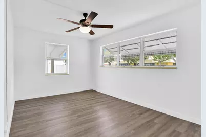 8 NE 15th Avenue, Pompano Beach, FL 33060 - Photo 11