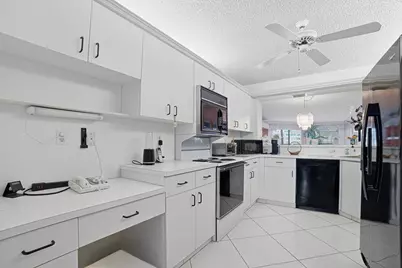 7501 Fairfax Drive, Tamarac, FL 33321 - Photo 11