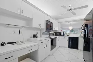 7501 Fairfax Dr, Tamarac, FL 33321 - Photo 11