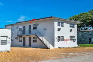 612 SW 6th St, Belle Glade, FL 33430 - Photo 1