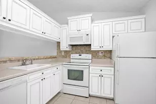 9919 Nob Hill Ct, Sunrise, FL 33351 - Photo 3