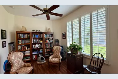 433 N Tangerine Square SW, Vero Beach, FL 32968 - Photo 5