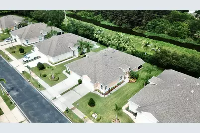 433 N Tangerine Square SW, Vero Beach, FL 32968 - Photo 33
