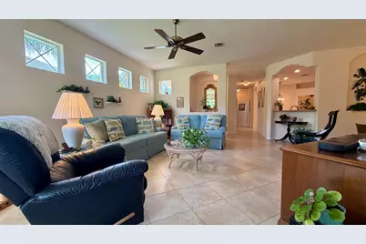 433 N Tangerine Square SW, Vero Beach, FL 32968 - Photo 17