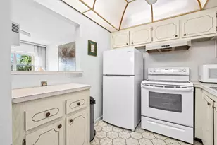 105 Brighton C, Boca Raton, FL 33434 - Photo 11